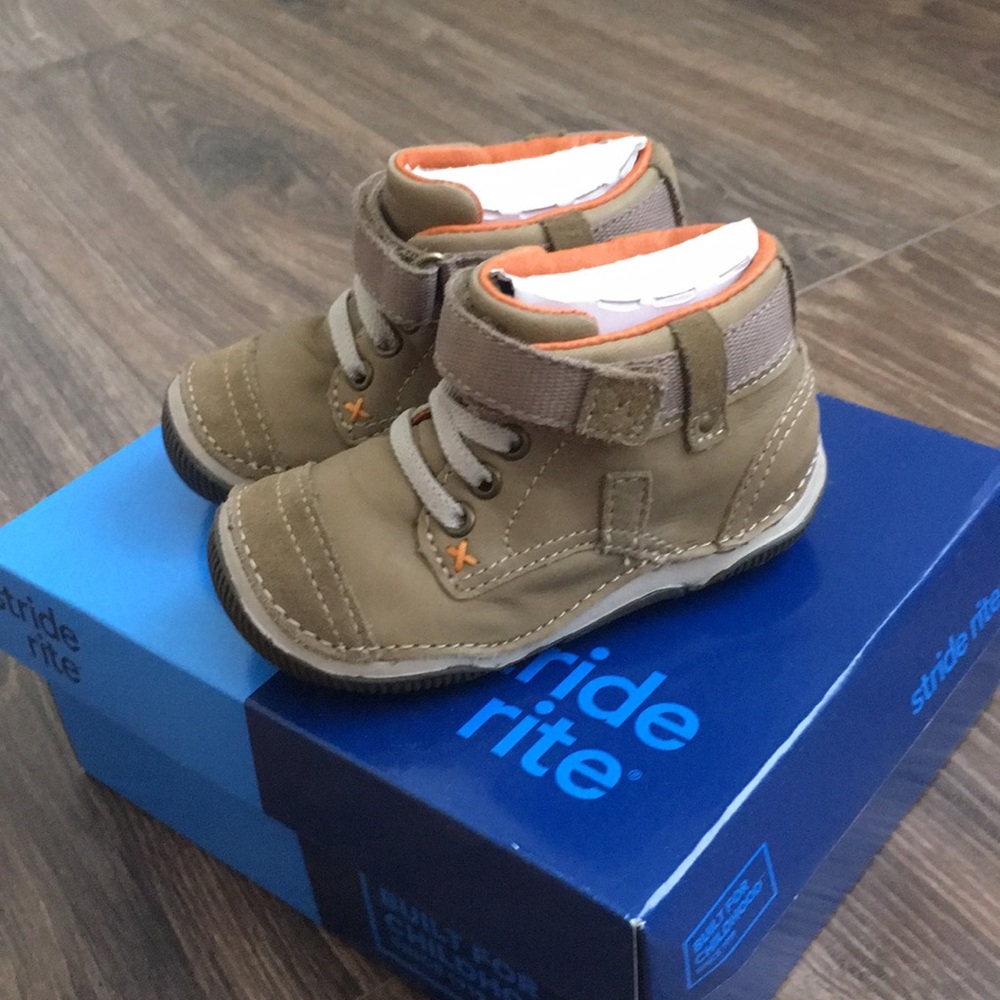 🍁 Stride Rites Boys high tops